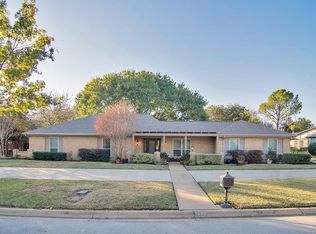 1625 Westridge Dr, Hurst, TX 76054