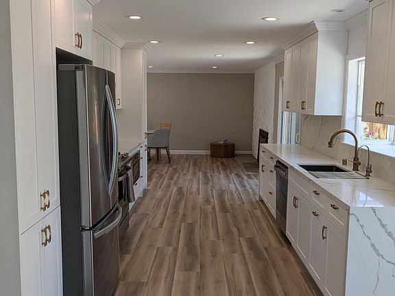 2nd image of 1350 Egret Dr