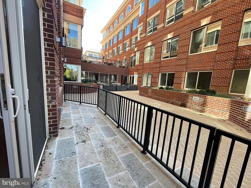 1st image of 635 Slaters Ln #G5
