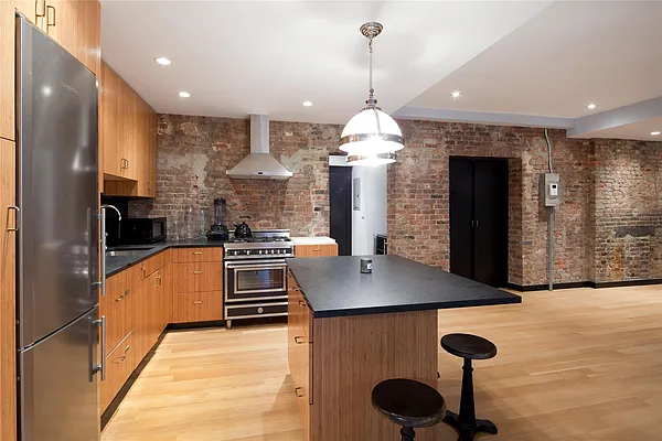Rented by Douglas Elliman | media 16