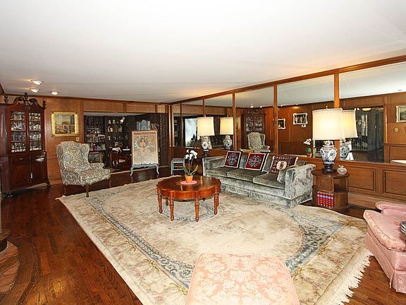 4th image of 19 Wren Dr