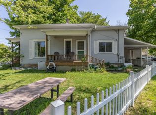 715 Park St, Grand Ledge, MI 48837
