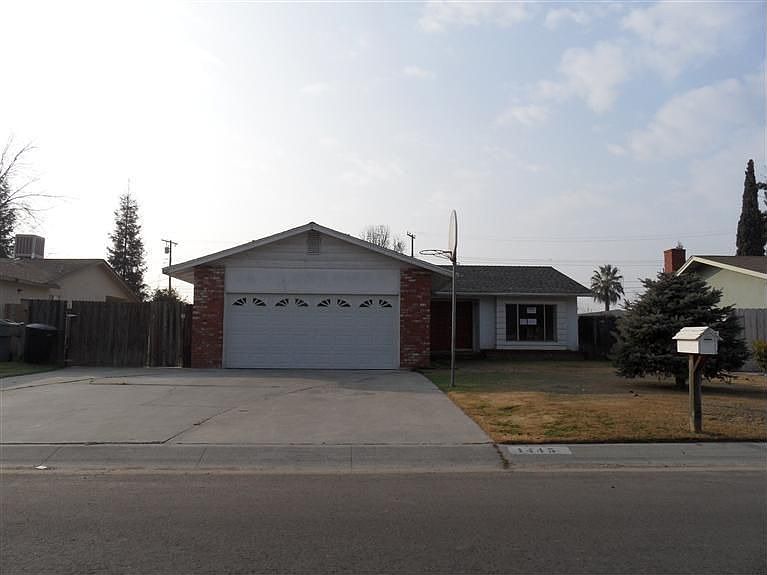 1st image of 1445 W Wren Dr