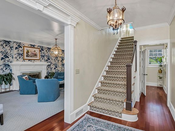 4th image of 798 Kawana Rd