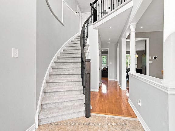 5th image of 222 Roseborough Ct
