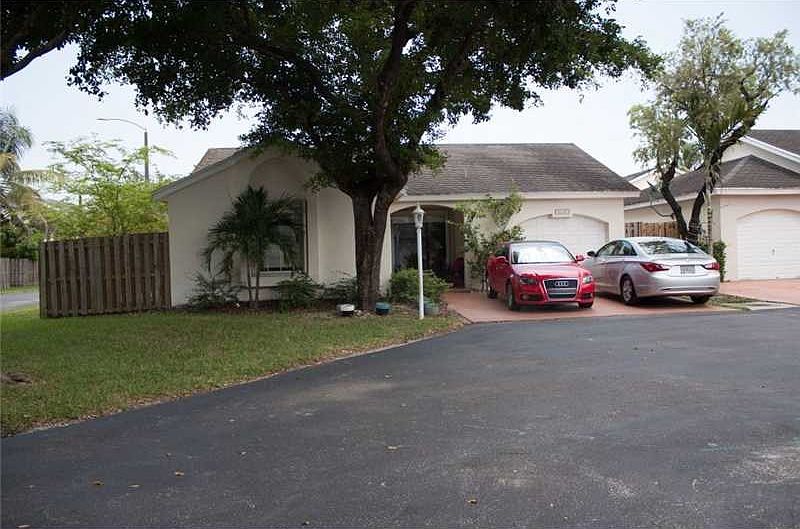 1st image of 9846 NW 51st Ter