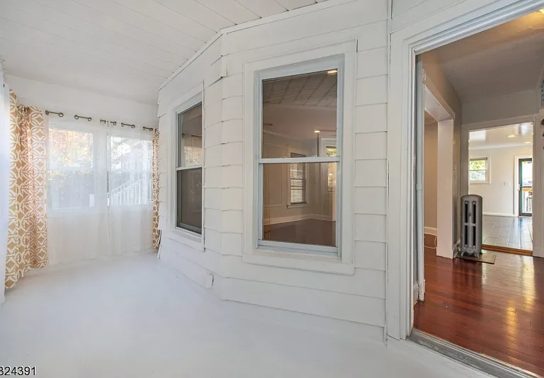 51 Cedar Ave — Photo 18