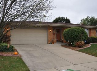2501 W Vogel Ave, Milwaukee, WI 53221