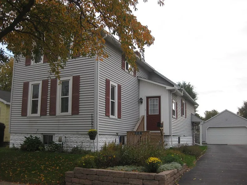 106 Elm St photo 1