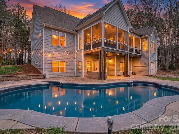 2nd image of 1241 Chambers Rd