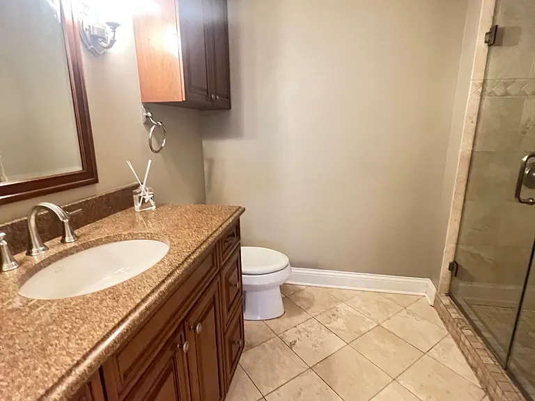 600 W Touhy Ave #401 — Photo 5