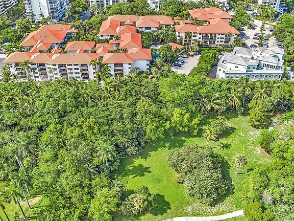 3rd image of 101 Ocean Lane Dr APT 209