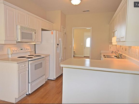 5th image of 7323 Lauren Ln
