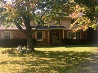 696 Davidson Dr, Highland Heights, OH