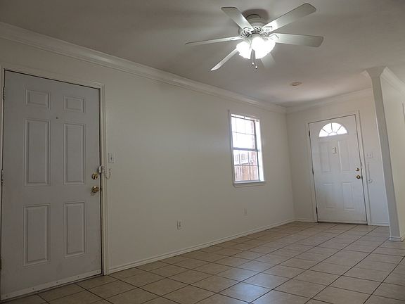 3rd image of 406 W Pine Ave APT A