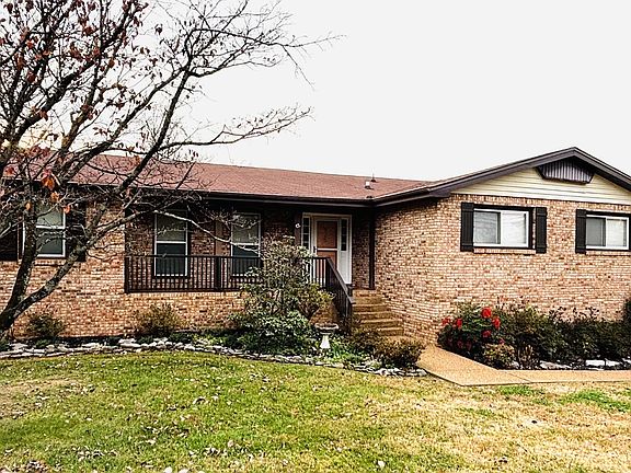 4th image of 525 Castlegate Dr