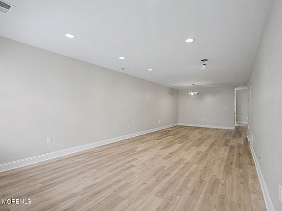 3rd image of 77 Picket Pl