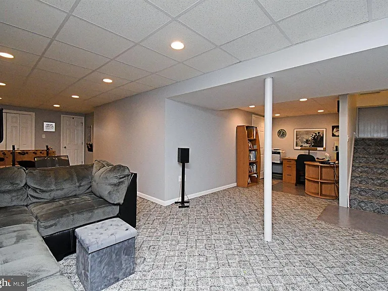 187 Pinecrest Ln — Photo 21