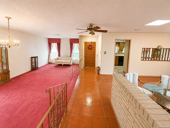 3rd image of 1210 Fontaine Dr
