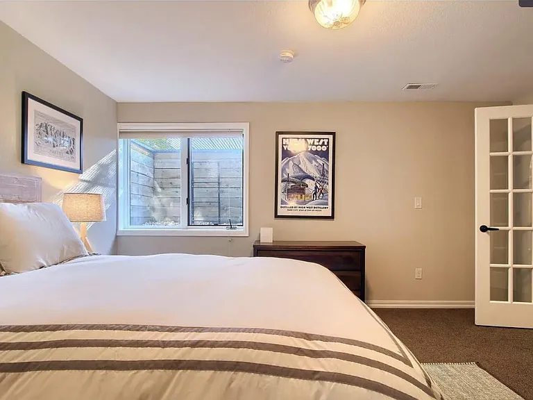 1130 Utica Cir — Photo 21