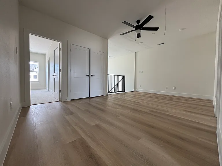 4444 Fatima Dr — Photo 9