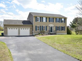 9 Frances Barber Dr, Hope Valley, RI 02832