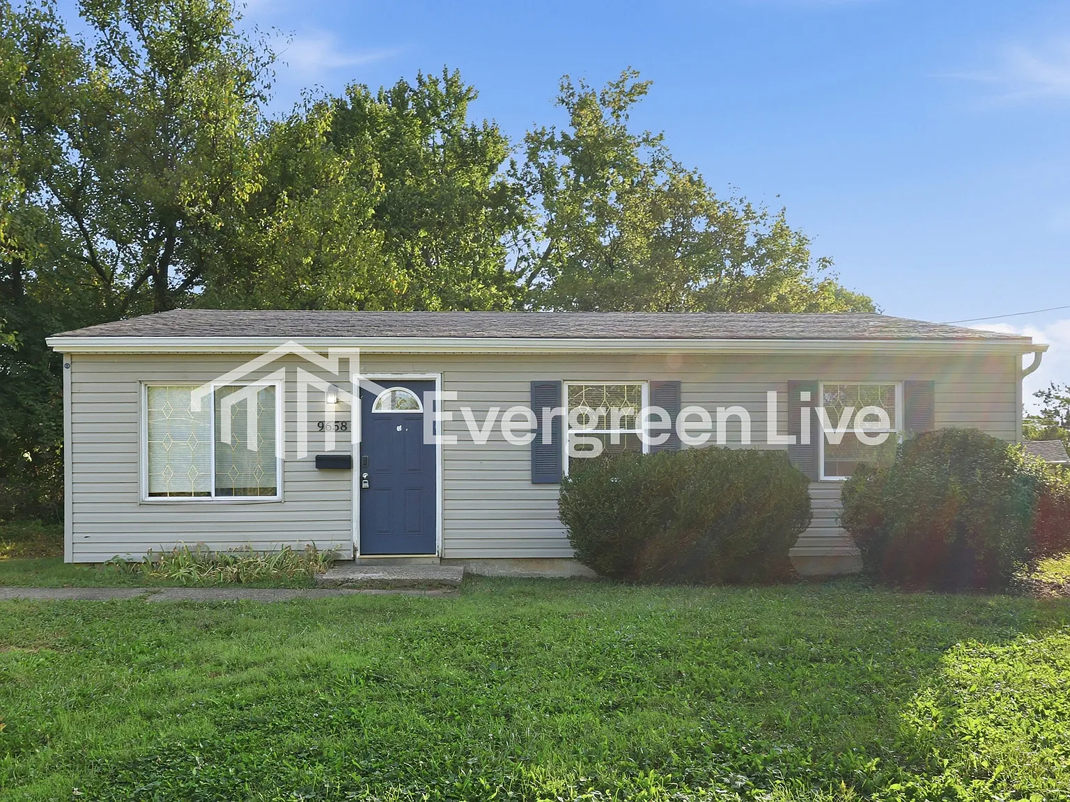 3 bed, 1.0 bath, 925 sqft, $1,495 — Photo 1
