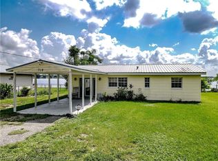 718 Memorial Dr, Sebring, FL 33870