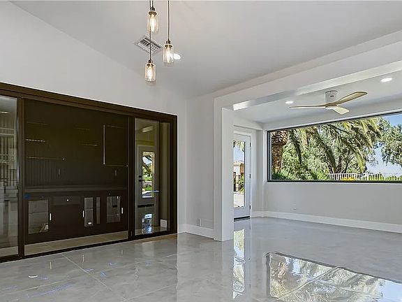 4th image of 2920 Crown Ridge Dr