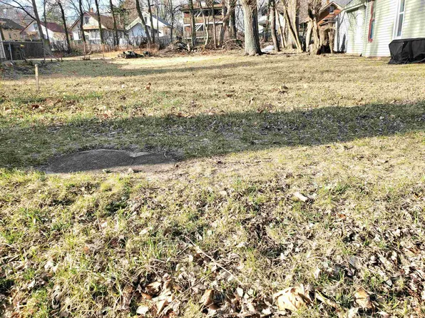 803 Island Ave, Rockford, IL 61102