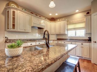 1408 Dover Dr, Saint Joseph, IL 61873