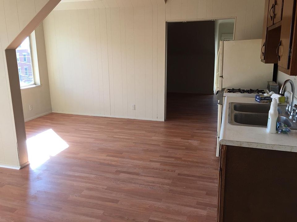 1st image of 4916 Forest Ave #11