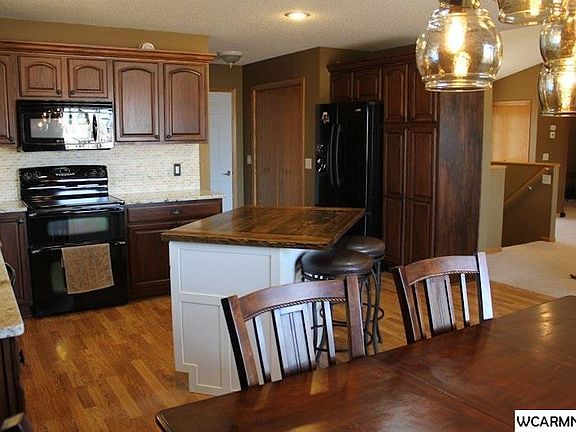 3rd image of 405 Aspenwood Dr