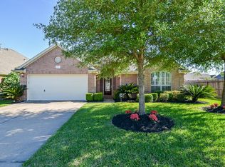 17731 Creek Bluff Ln, Cypress, TX 77433