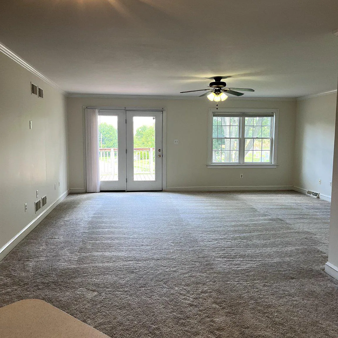 3 bed, 2.0 bath, 2784 sqft, $2,000 — Photo 4