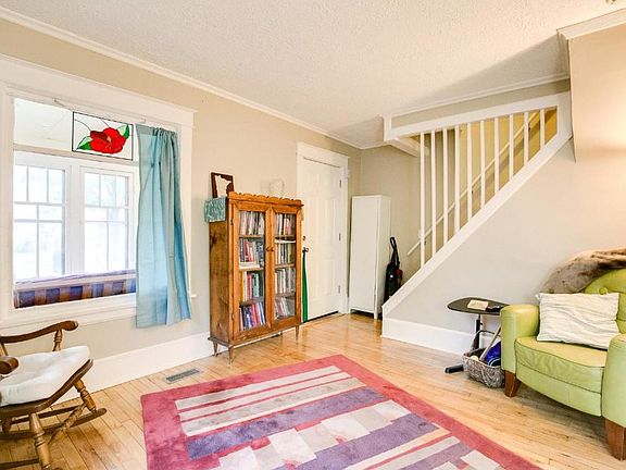 3rd image of 3853 38th Ave S