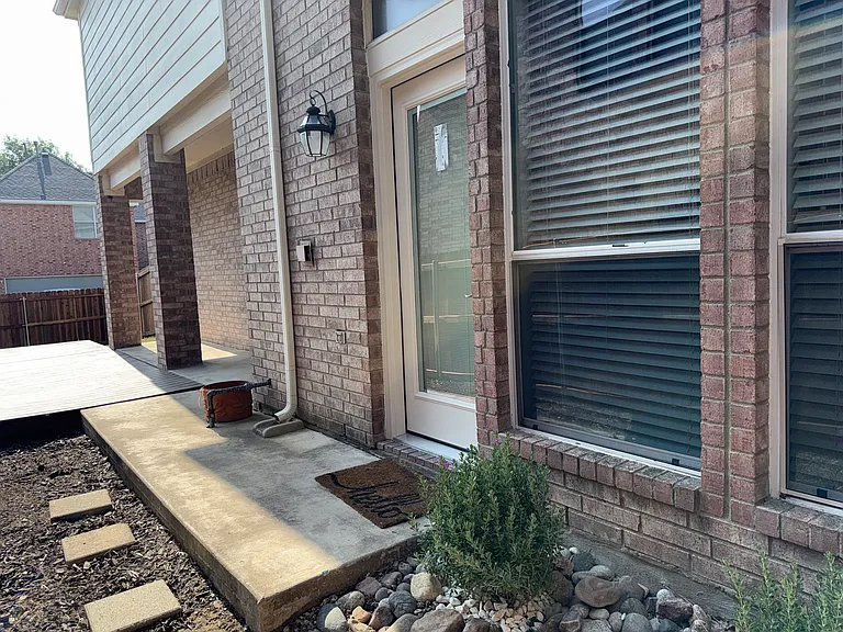 7086 Richmond Dr — Photo 28