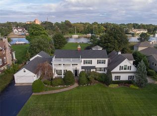 251 Willetts Ln, West Islip, NY 11795