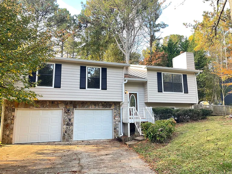 120 Paces Meadows Ln — Photo 1