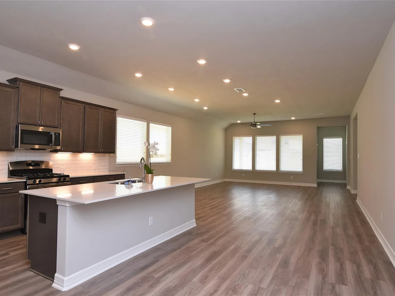 4 bed, 3.0 bath, $2,450 — Photo 4