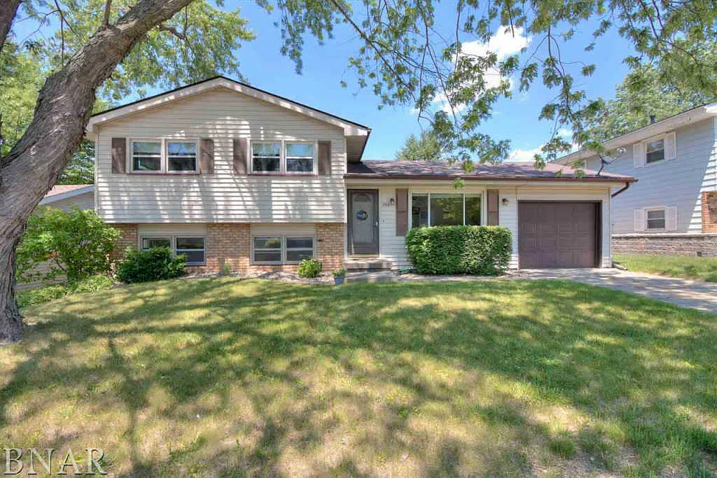 1708 Jacobssen Dr photo 1