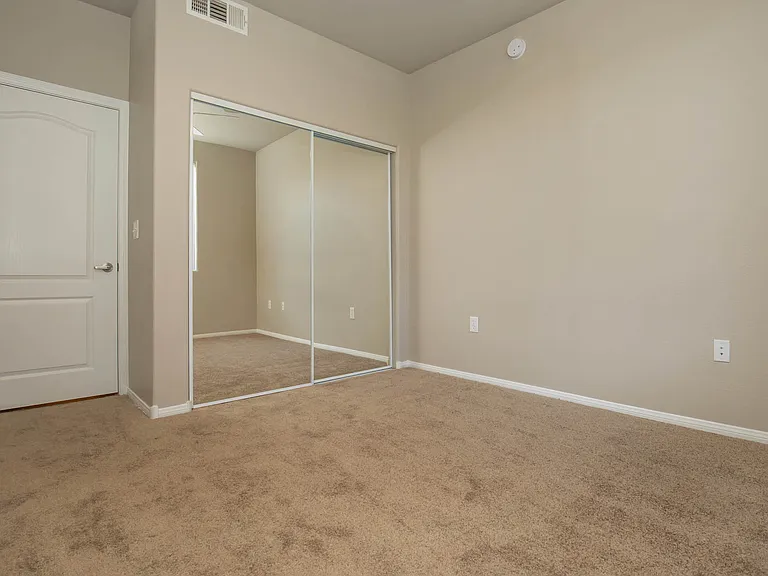 2a2/2b2 Renovated 959 SQFT 2 Bed 2 Bath