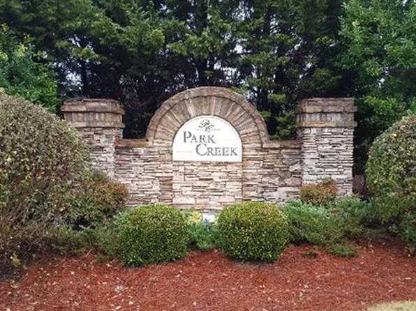 204 Park Creek Dr, Woodstock, GA 30188