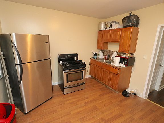 3rd image of 4208 W Augusta Blvd