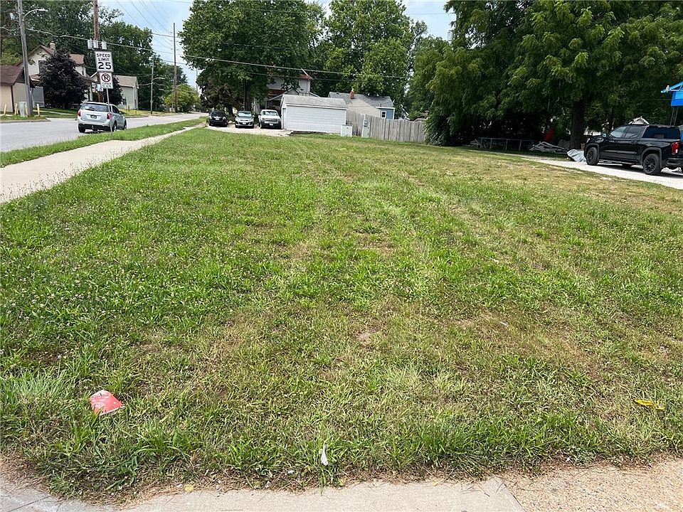 2nd image of 1400 E 14th St