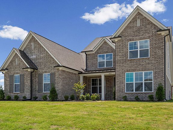 2nd image of 5835 Linden Oak Dr E