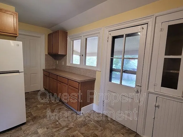 221 Hollister Ave SE #2 — Photo 10