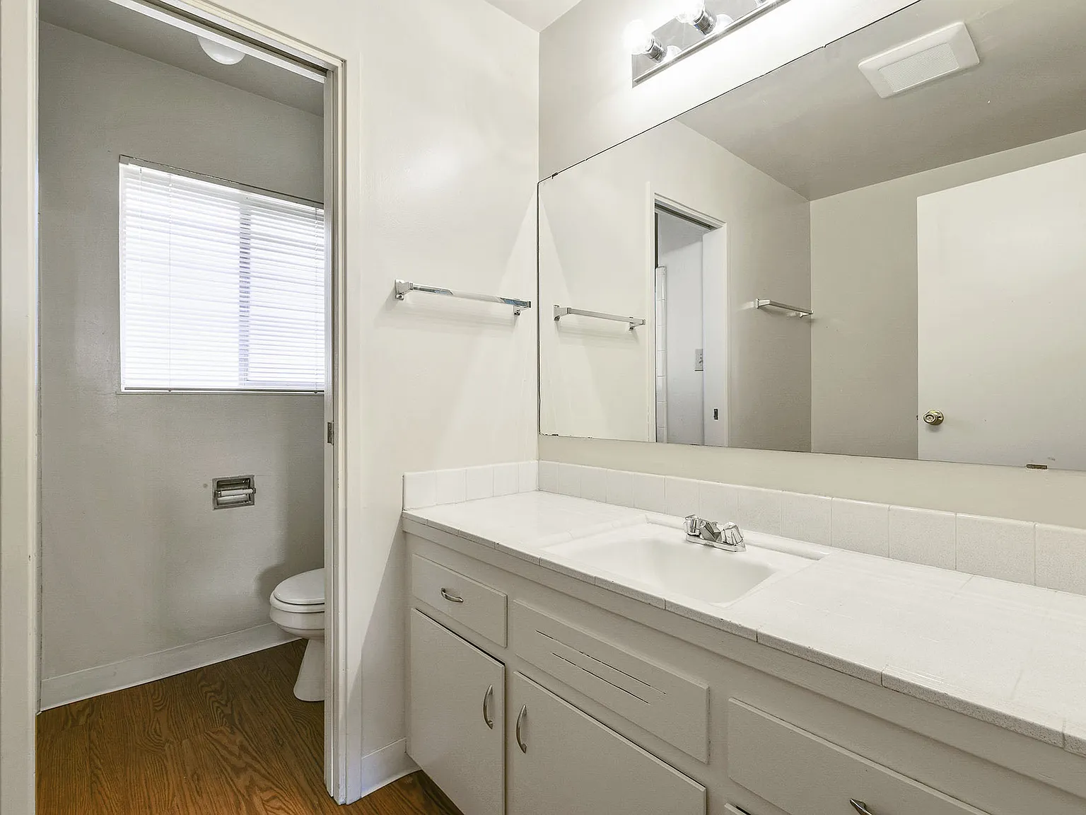 Driftwood Apartments — Photo 4