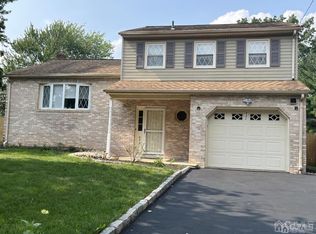 842 Inman Ave, Edison, NJ 08820