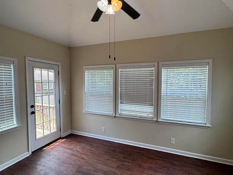 4346 Council Cir — Photo 12